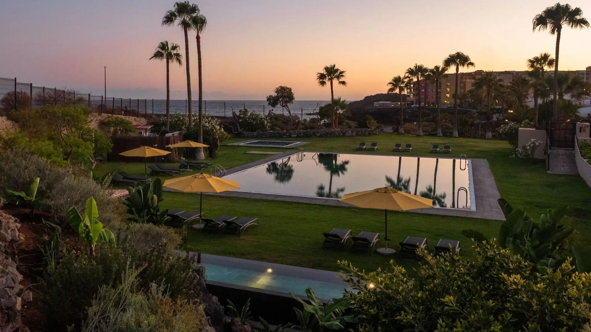 Bungalow Frente Al Mar Golf Piscina San Miguel de Abona Spain