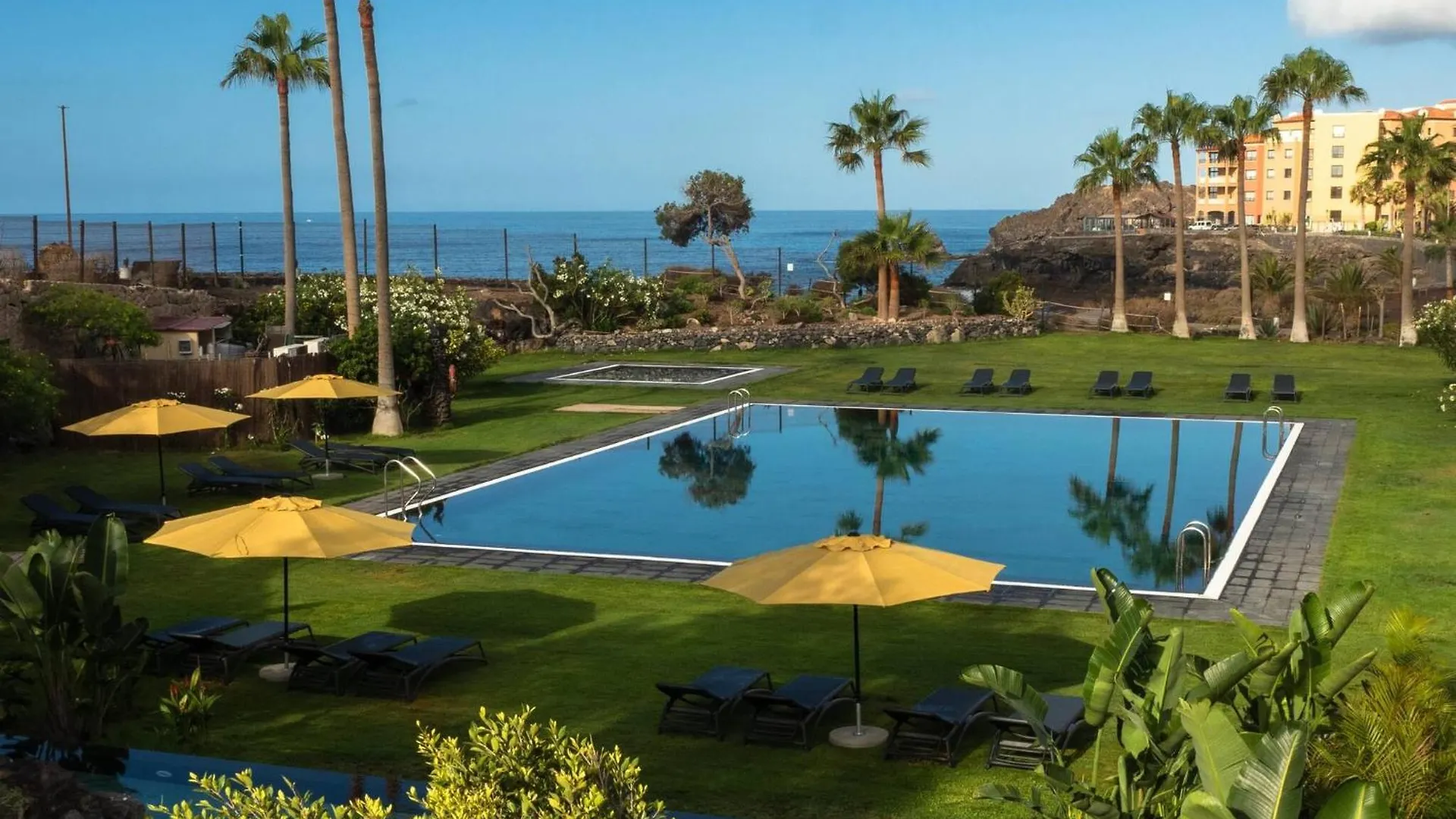 Bungalow Frente Al Mar Golf Piscina contacts